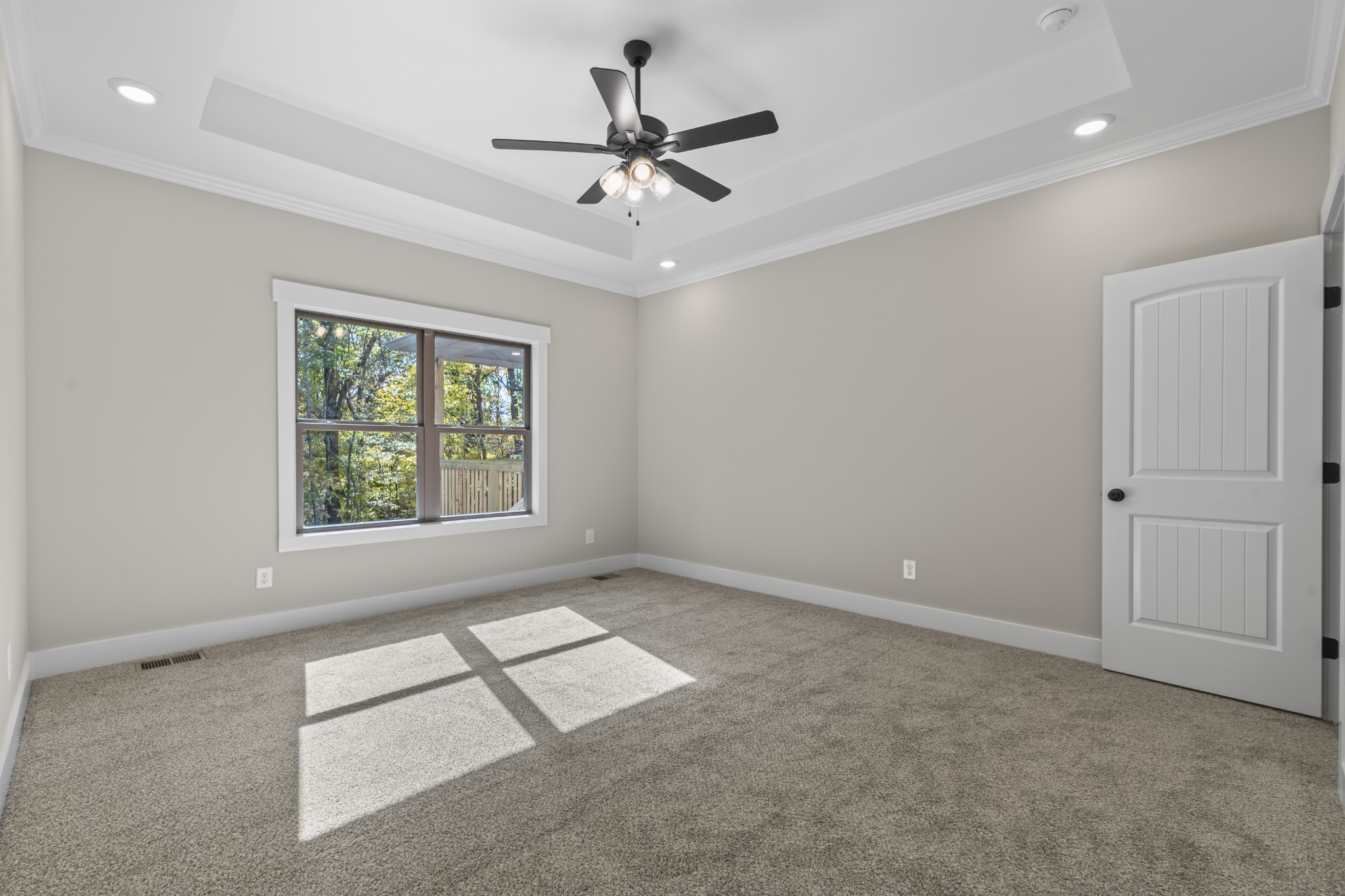 2969 Lights Chapel Road Greenbrier, TN 37073 - Photo 15 of 34 an empty room with windows and ceiling fan