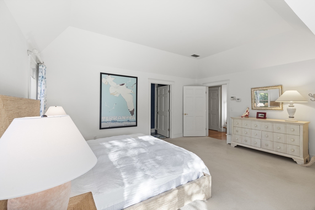 4 Maxey Pond Road Nantucket, MA 02554 - Photo 16 of 34