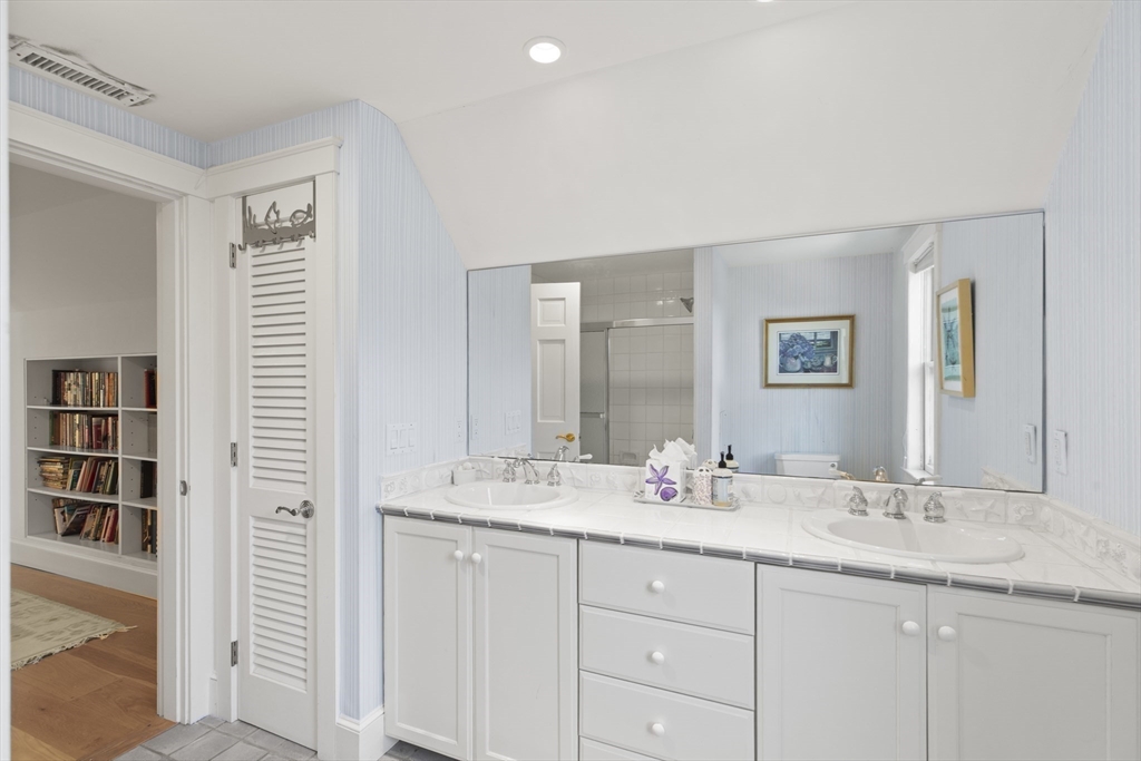 4 Maxey Pond Road Nantucket, MA 02554 - Photo 21 of 34