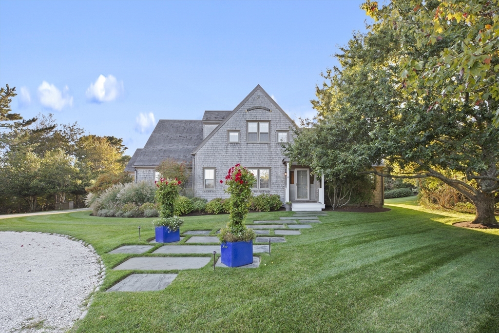 4 Maxey Pond Road Nantucket, MA 02554 - Photo 3 of 34