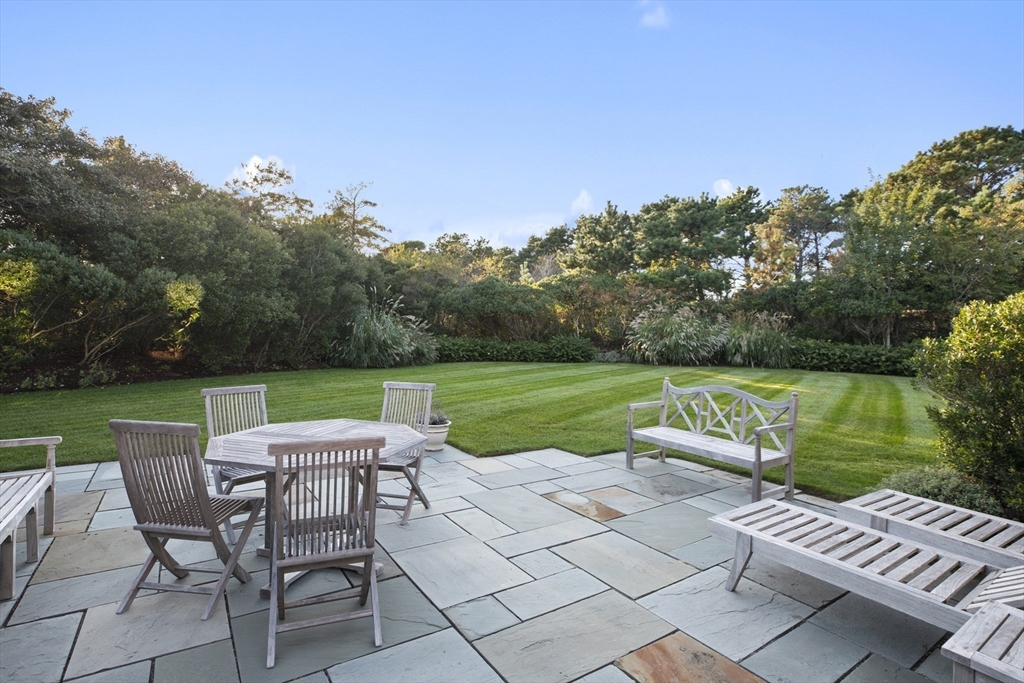 4 Maxey Pond Road Nantucket, MA 02554 - Photo 7 of 34
