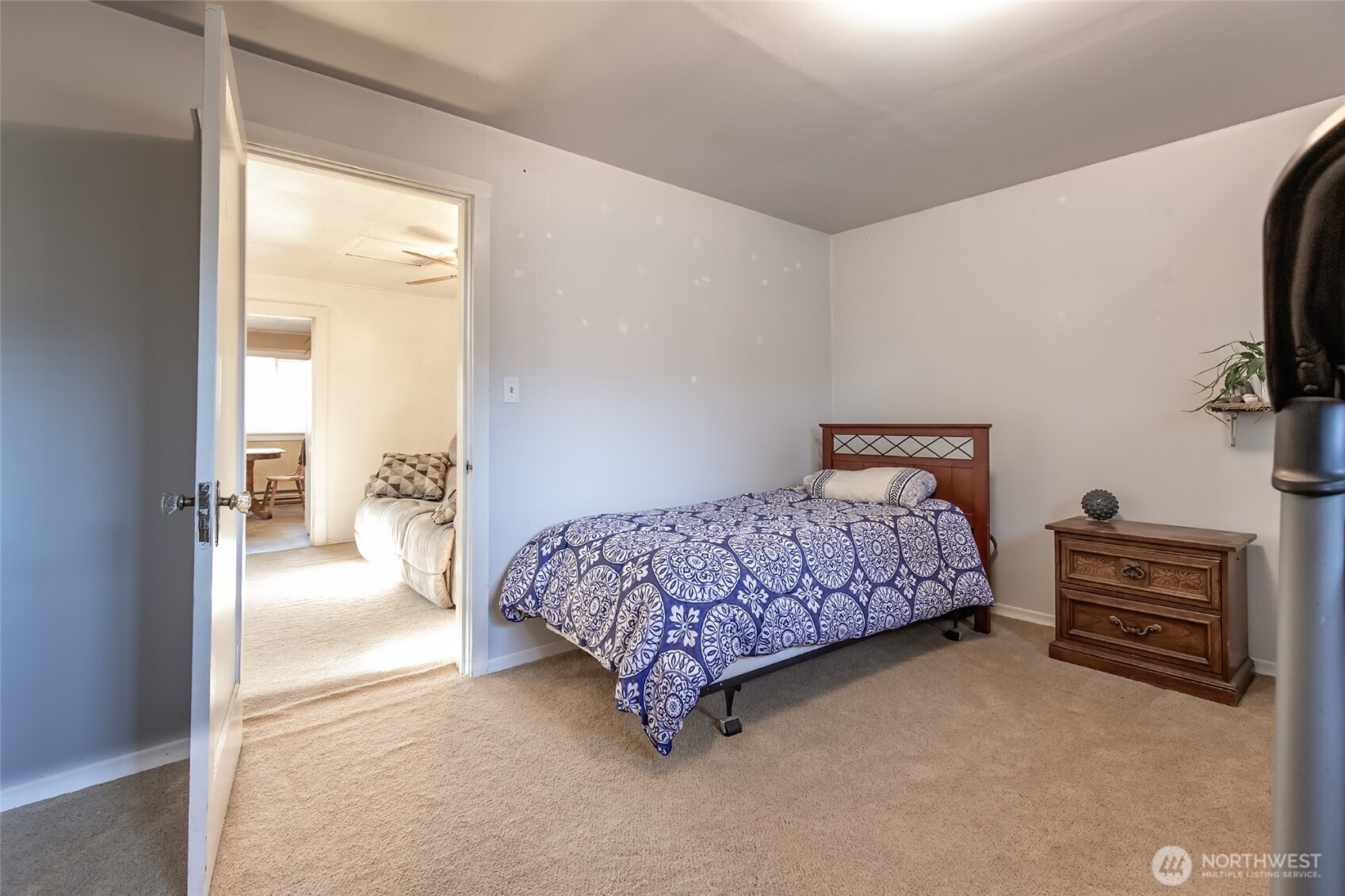 110 Strande Road Ellensburg, WA 98926 - Photo 24 of 39 a bedroom with a bed and a walk in closet