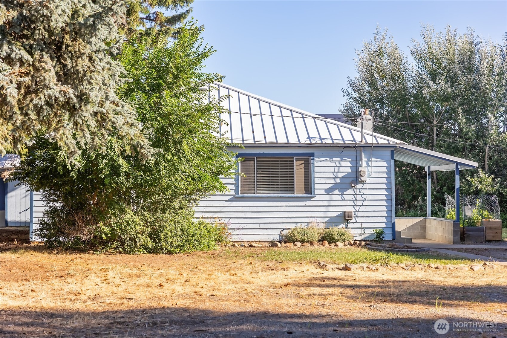 110 Strande Road Ellensburg, WA 98926 - Photo 3 of 39 a view of a house with a yard