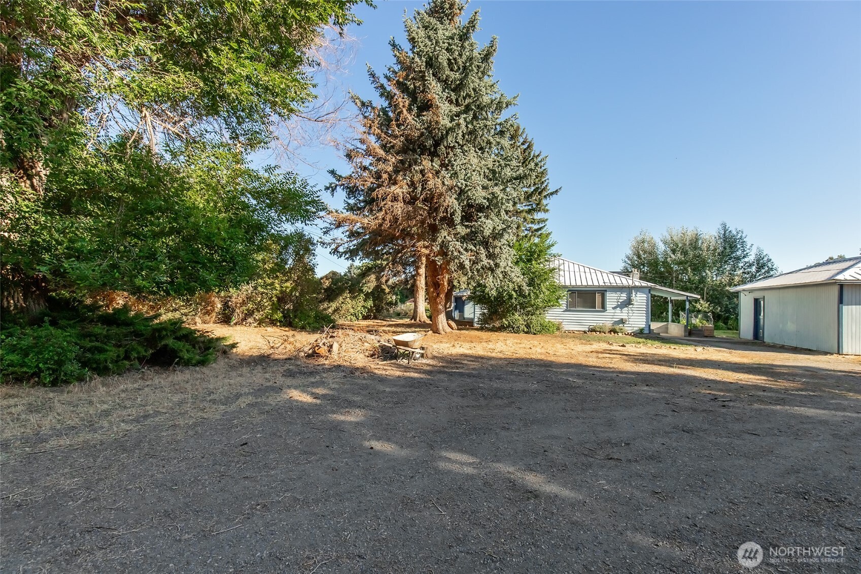 110 Strande Road Ellensburg, WA 98926 - Photo 38 of 39 a view of a house with a yard and garage