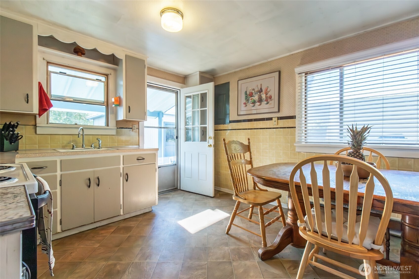 110 Strande Road Ellensburg, WA 98926 - Photo 6 of 39 a view of a chair and a sink in a room