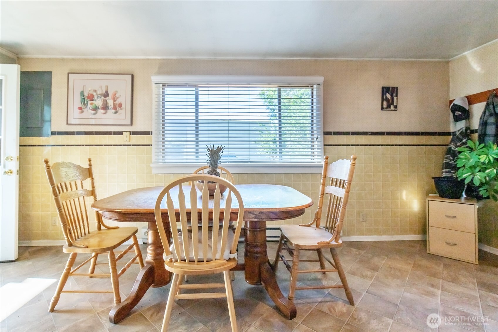 110 Strande Road Ellensburg, WA 98926 - Photo 7 of 39 a view of a dining room with furniture and window