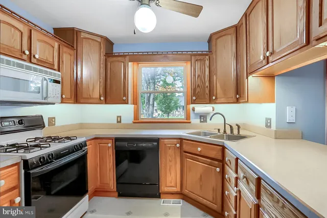 $319,900 | 2011 Columbia Avenue, Camp Hill, PA 17011