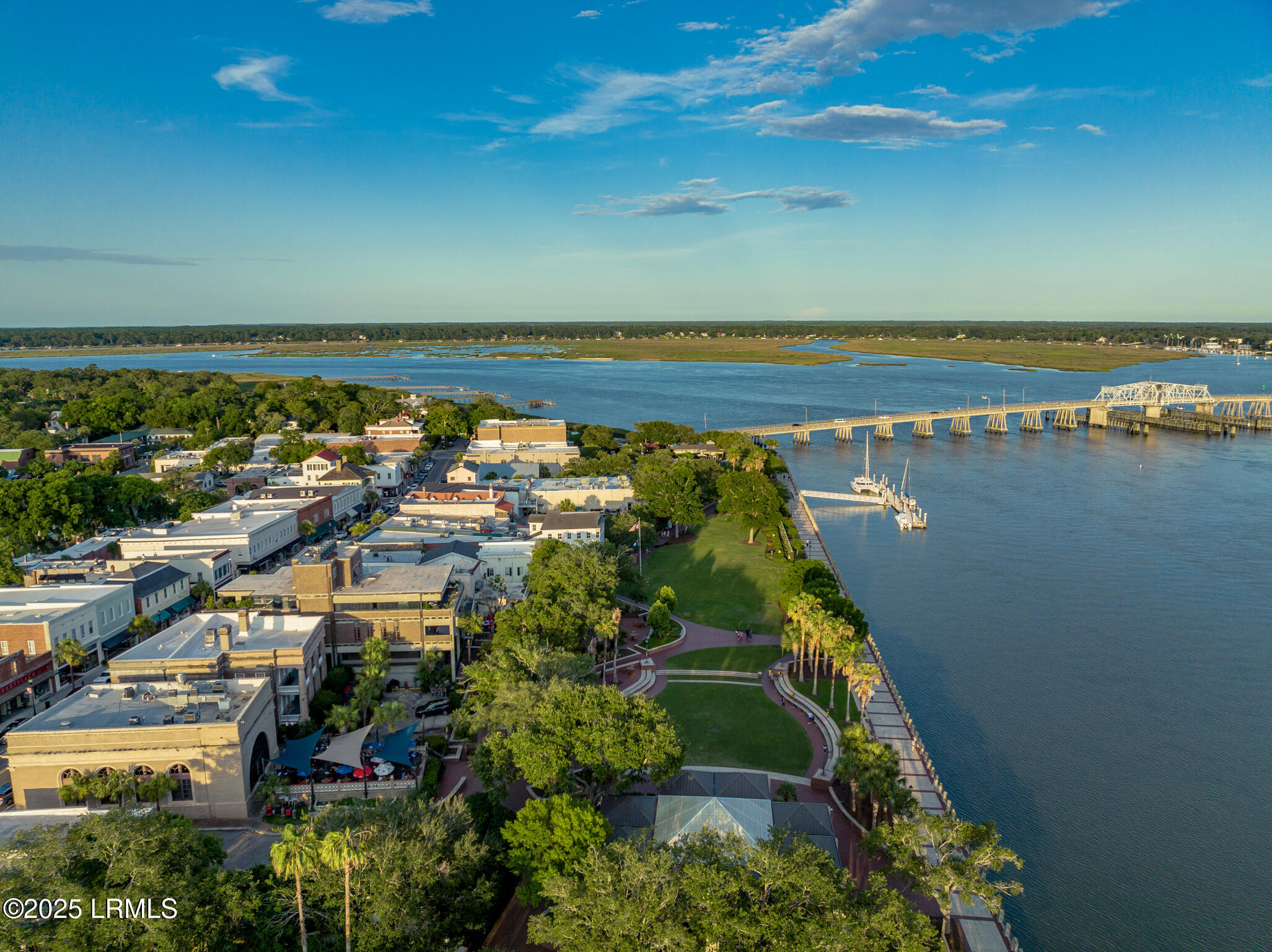 1412 Washington Street Beaufort, SC 29902 - Photo 2 of 8 6