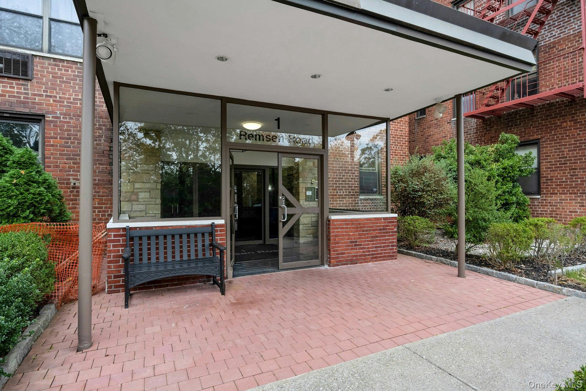 1 Remsen Road, Unit 1F Yonkers, NY 10710 - Photo 18 of 19 Main Entrance