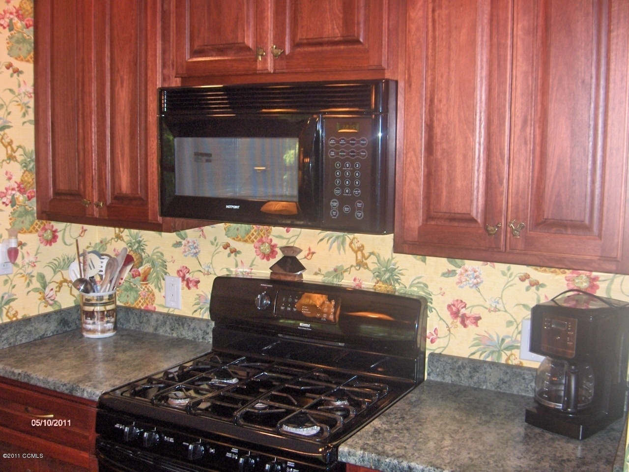 117 Church Road Havelock, NC 28532 - Photo 19 of 26 Range and microwave