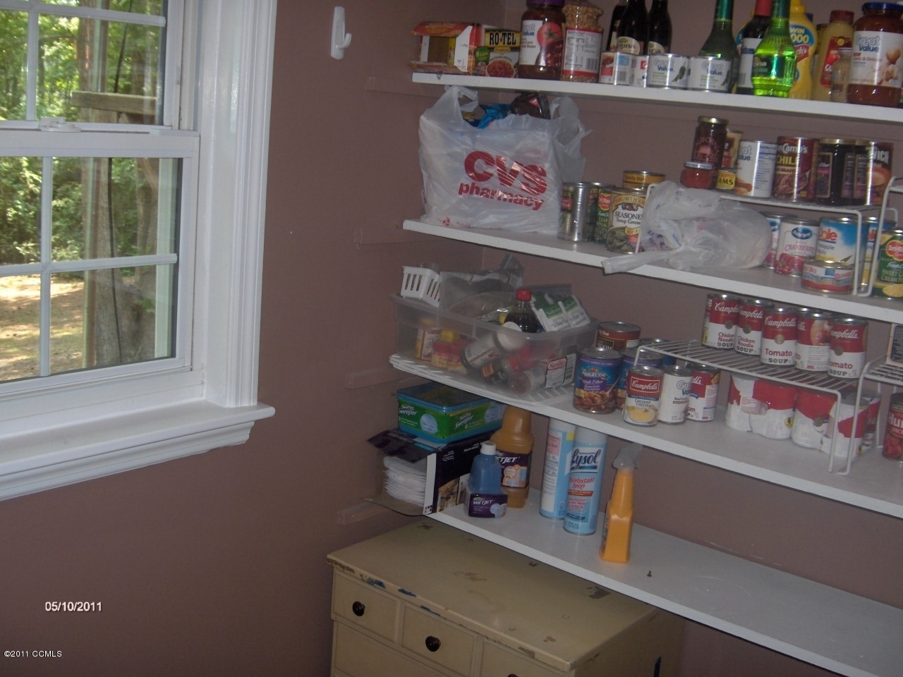 117 Church Road Havelock, NC 28532 - Photo 24 of 26 Walk in pantry