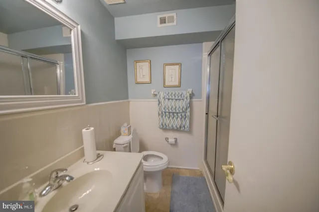 $250,000 | 703 Aberdeen Lane, Blackwood, NJ 08012