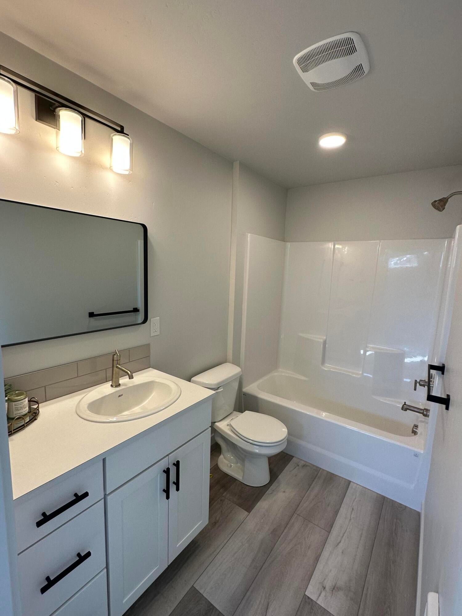 61646 Pettigrew Road, Unit 2 Bend, OR 97702 - Photo 13 of 15 IMG_6692