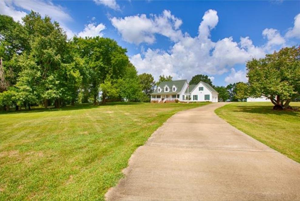 1000 Veto Road Prospect, TN 38477 - Photo 3 of 30 a view of yard with swimming pool and green space