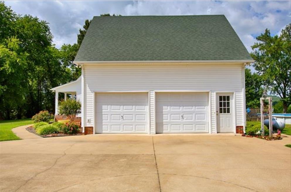 1000 Veto Road Prospect, TN 38477 - Photo 4 of 30 front view of a house