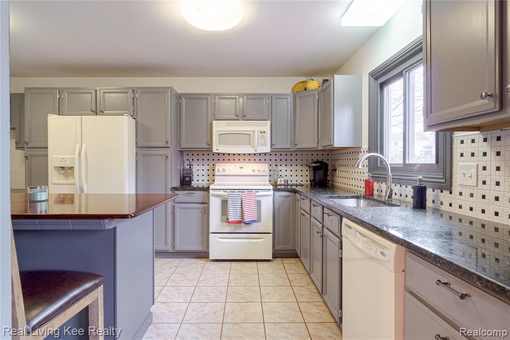2200 Rochelle Park Drive Rochester Hills, MI 48309 - Photo 12 of 49