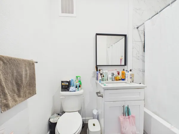 $1,185 | 1010 West 26th Street, Unit 604, Austin, TX 78705