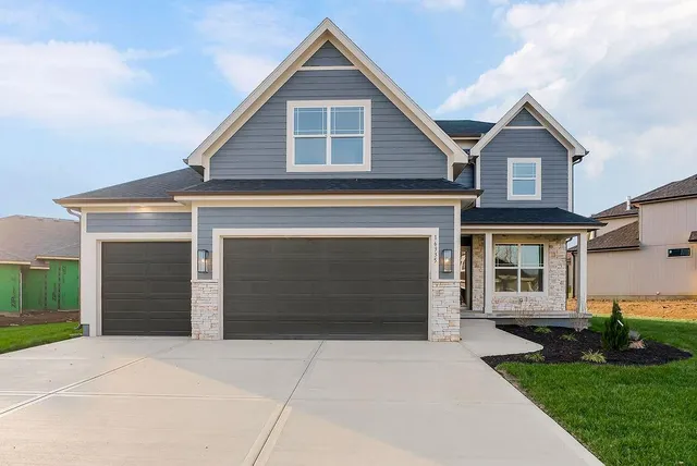 $649,950 | 16335 West 166th Place, Olathe, KS 66062