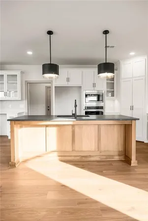 $649,950 | 16335 West 166th Place, Olathe, KS 66062