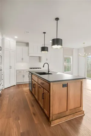 $649,950 | 16335 West 166th Place, Olathe, KS 66062
