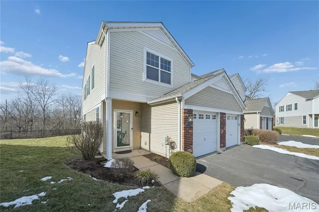 $169,900 | 4887 Heritage Heights Circle, Hazelwood, MO 63042