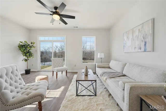 $169,900 | 4887 Heritage Heights Circle, Hazelwood, MO 63042