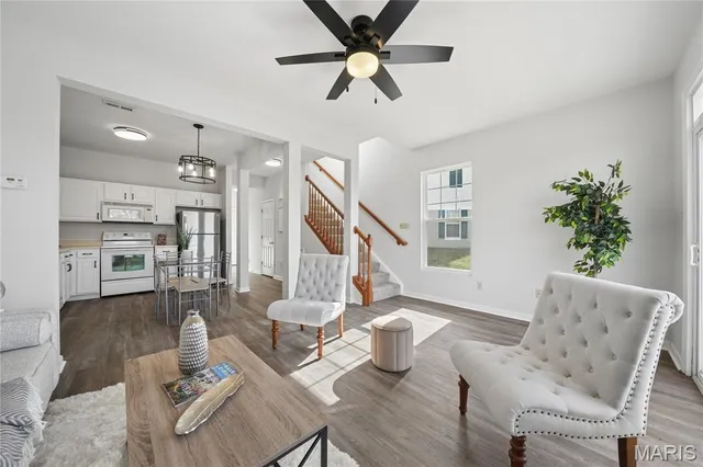 $169,900 | 4887 Heritage Heights Circle, Hazelwood, MO 63042