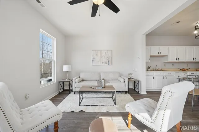 $169,900 | 4887 Heritage Heights Circle, Hazelwood, MO 63042