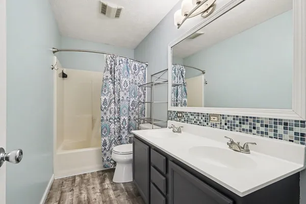 $349,900 | 6189 Clovermeadows Avenue, Scotts, MI 49088