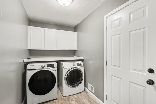 $349,900 | 6189 Clovermeadows Avenue, Scotts, MI 49088