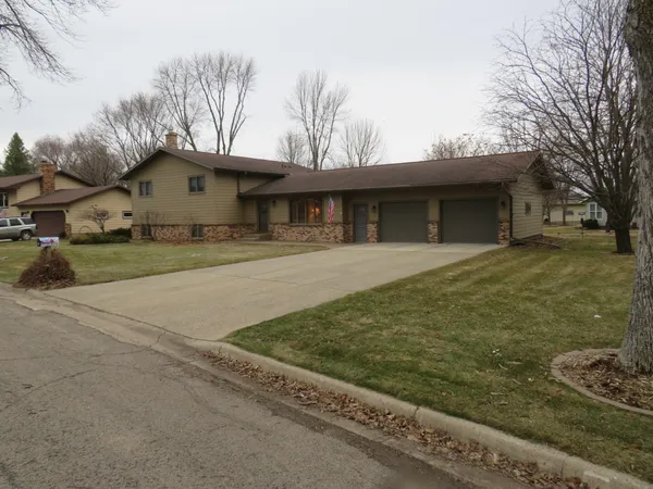 $413,900 | 902 10th Street South, Benson, MN 56215