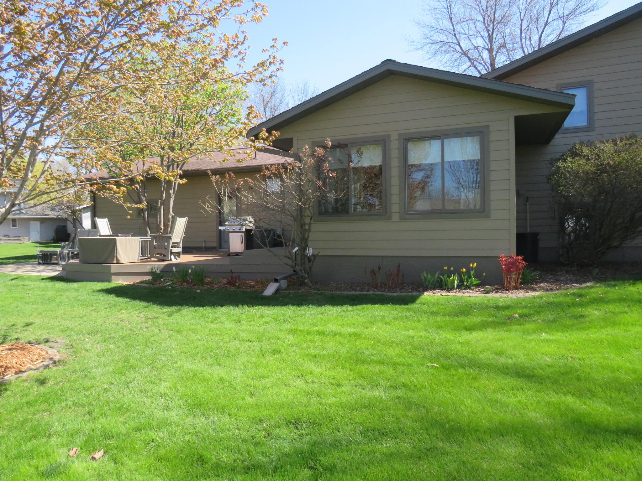 902 10th Street South Benson, MN 56215 - Photo 3 of 37