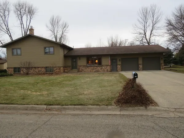 $413,900 | 902 10th Street South, Benson, MN 56215