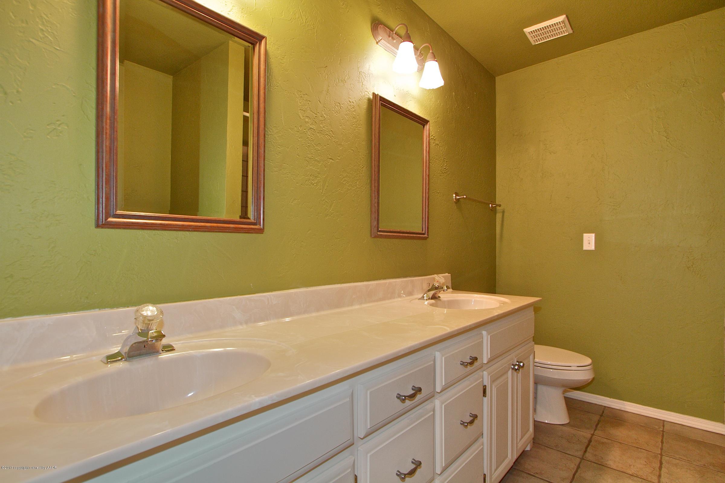 7913 Sheldon Road Amarillo, TX 79119 - Photo 18 of 24 Bathroom 2