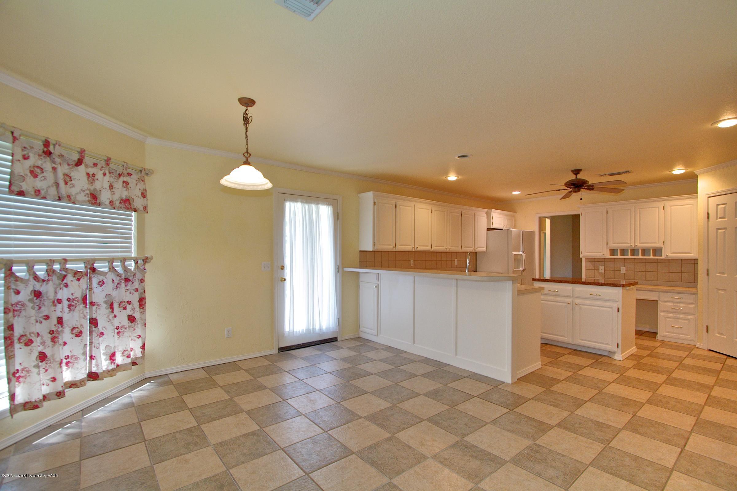 7913 Sheldon Road Amarillo, TX 79119 - Photo 10 of 24 Eat in Kitchen