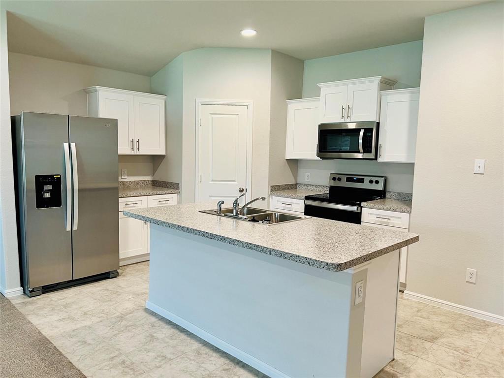 412 Alva Street Azle, TX 76020 - Photo 6 of 25