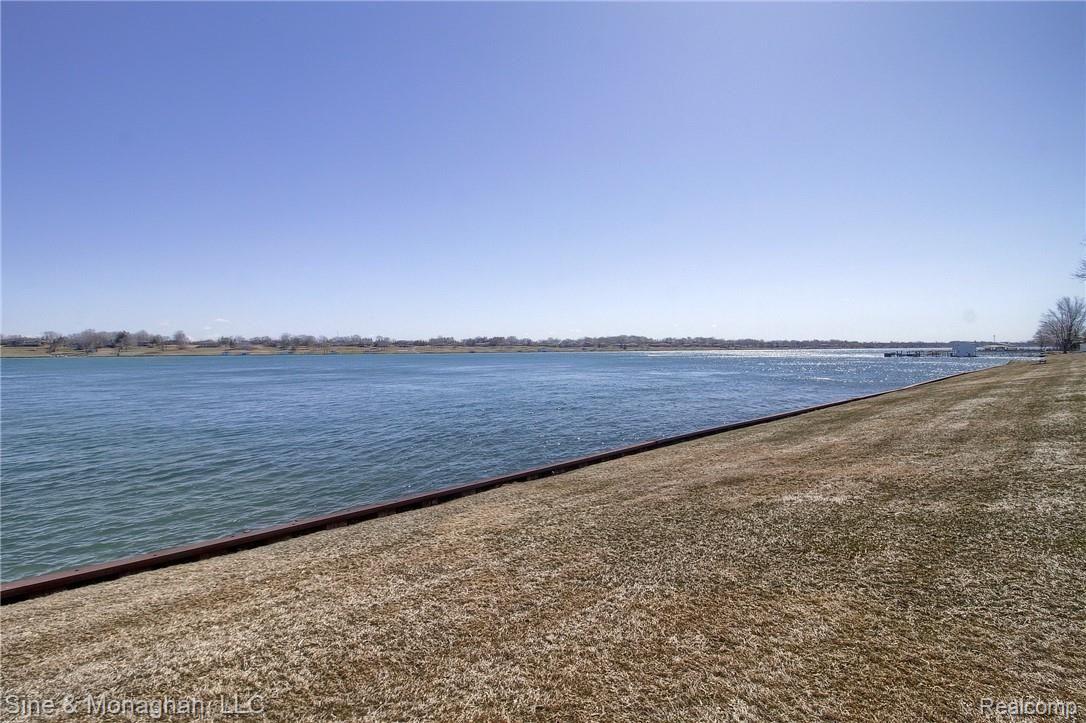 1715 River Road, Unit 8 St. Clair, MI 48079 - Photo 26 of 30 31-Lake 2nd View.jpg