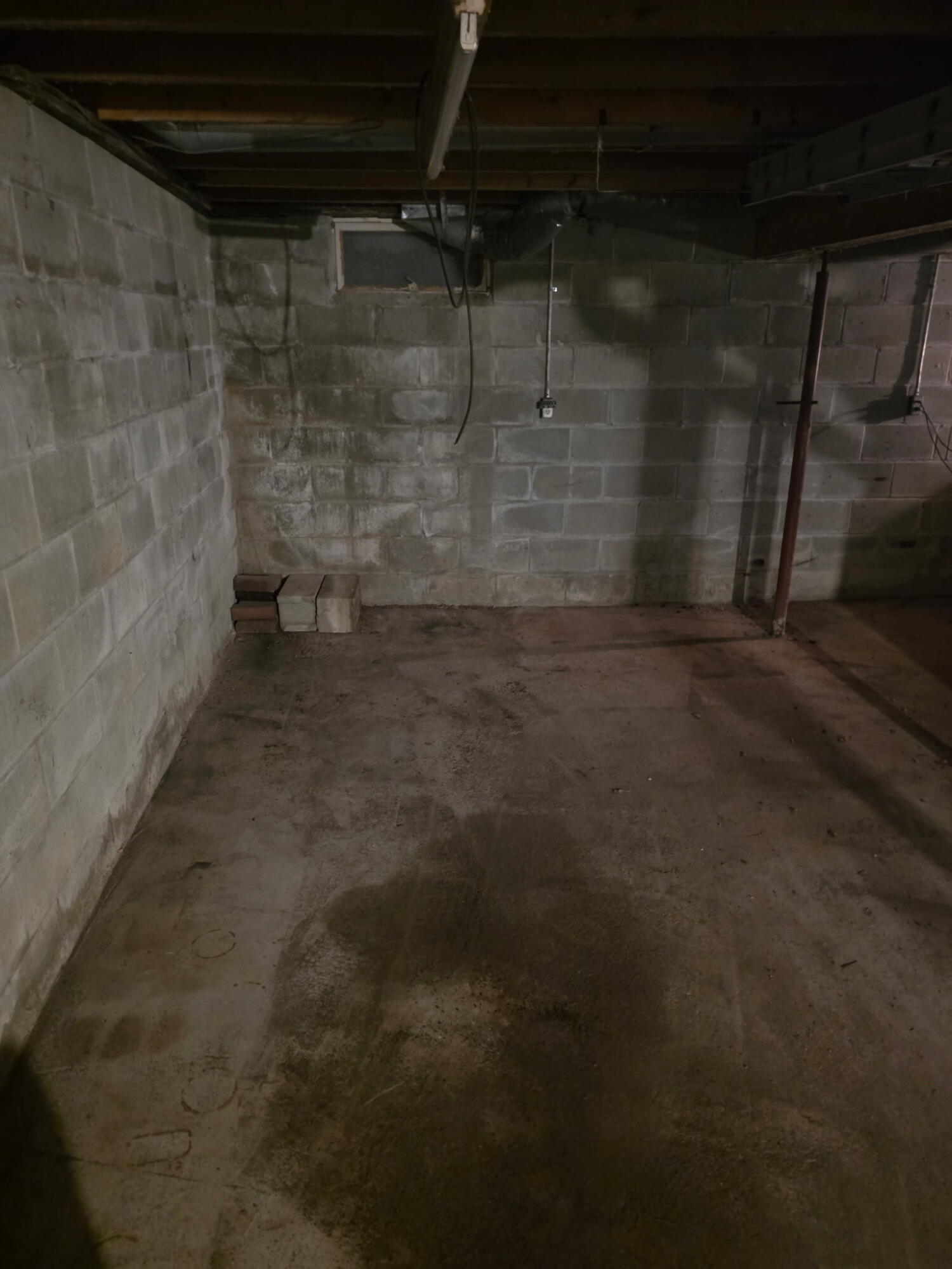 10 N Road West Dennis, MA 02670 - Photo 26 of 31 a close view of a shower