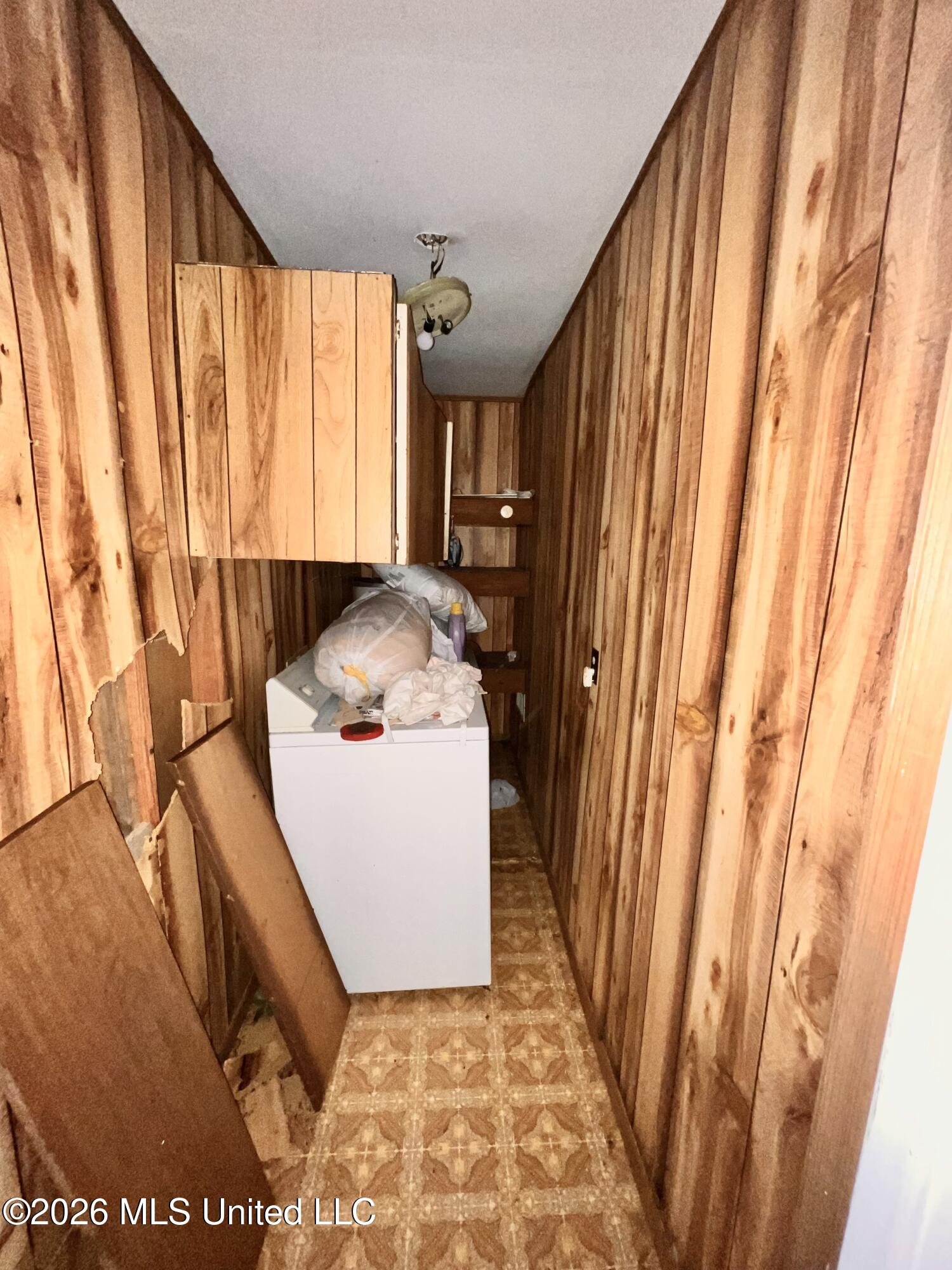 3221 Pine Grove Road Blue Mountain, MS 38610 - Photo 13 of 30 Laundry