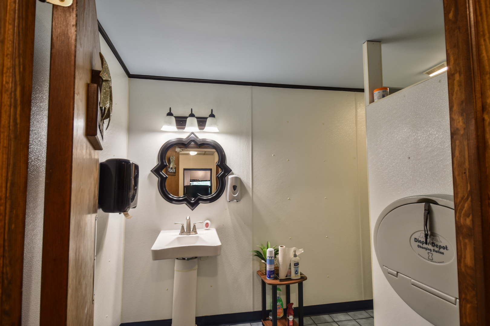 152 East Main Street Dwight, IL 60420 - Photo 43 of 70 a bathroom with a sink and a mirror
