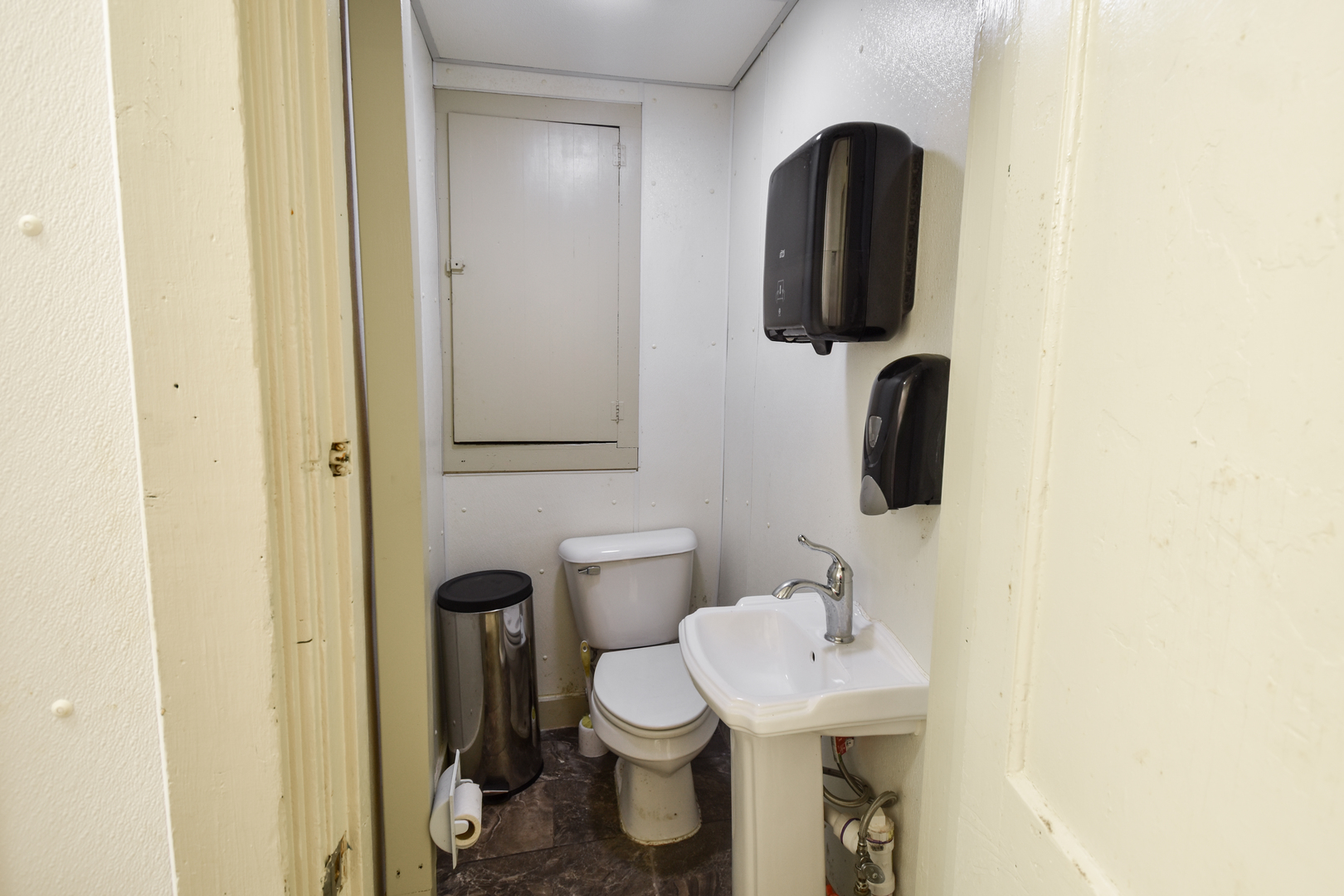 152 East Main Street Dwight, IL 60420 - Photo 51 of 70 a bathroom with a toilet sink and mirror