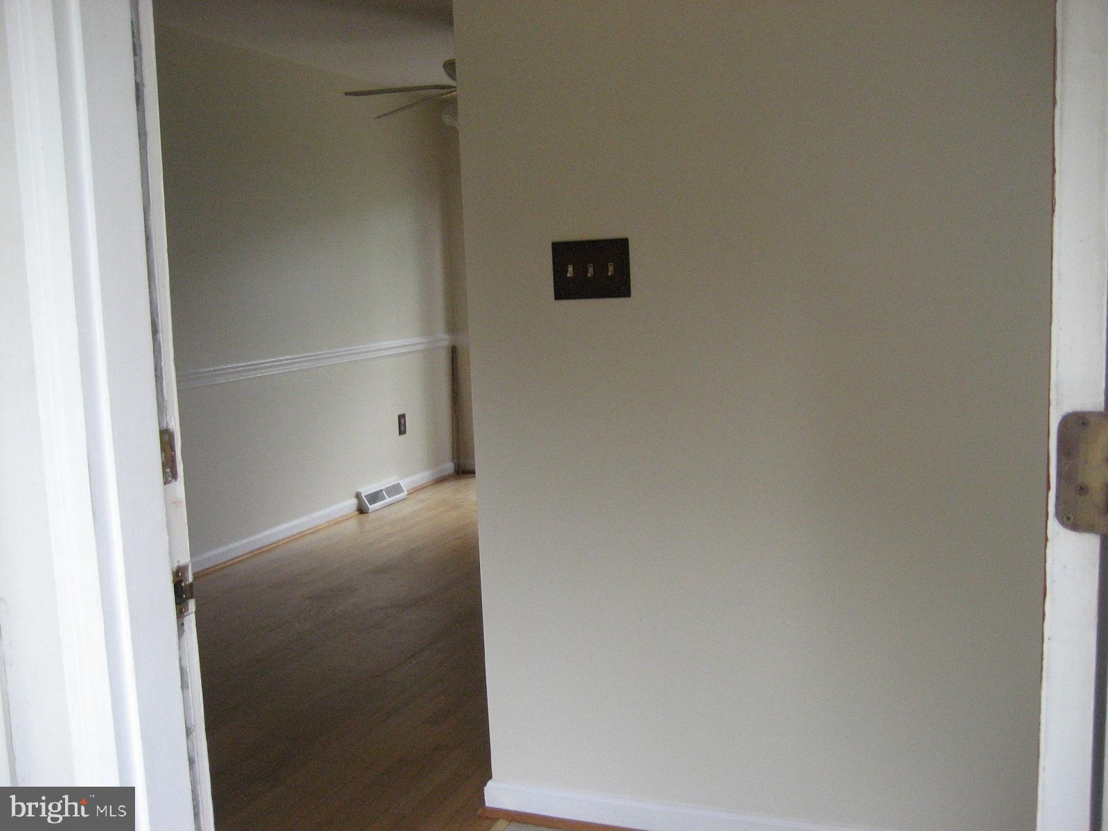 209 Dover Road Warrenton, VA 20186 - Photo 6 of 30 a view of walk in closet