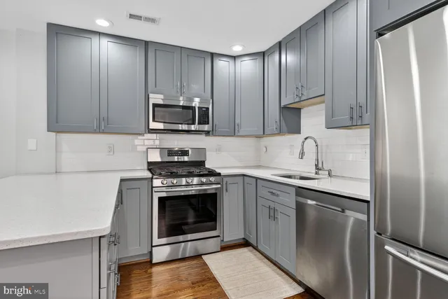 $3,700 | 124 Baggett Place, Alexandria, VA 22314