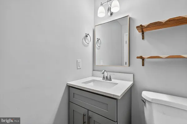 $3,500 | 124 Baggett Place, Alexandria, VA 22314
