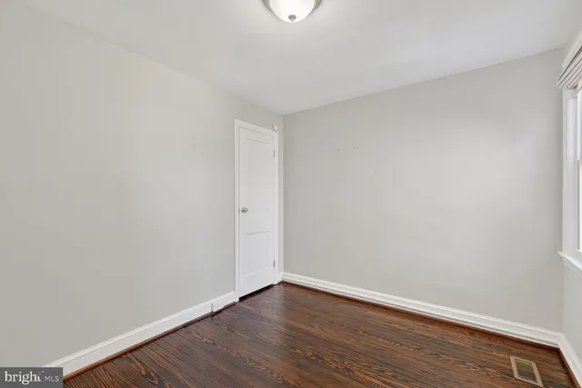 $3,700 | 124 Baggett Place, Alexandria, VA 22314