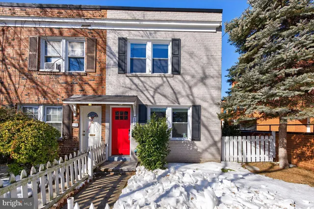 $3,700 | 124 Baggett Place, Alexandria, VA 22314