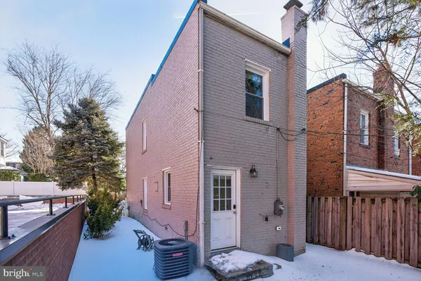 $3,500 | 124 Baggett Place, Alexandria, VA 22314