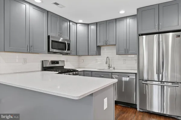 $3,500 | 124 Baggett Place, Alexandria, VA 22314