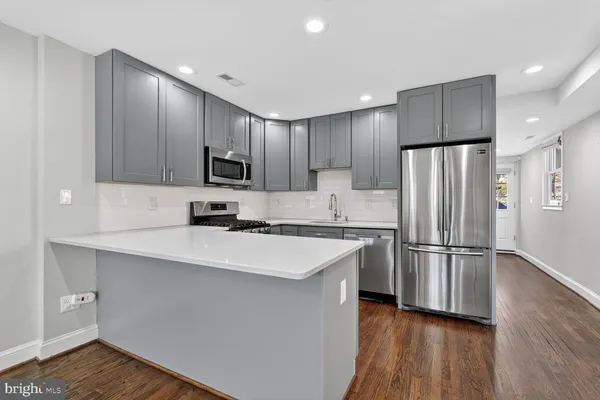 $3,500 | 124 Baggett Place, Alexandria, VA 22314