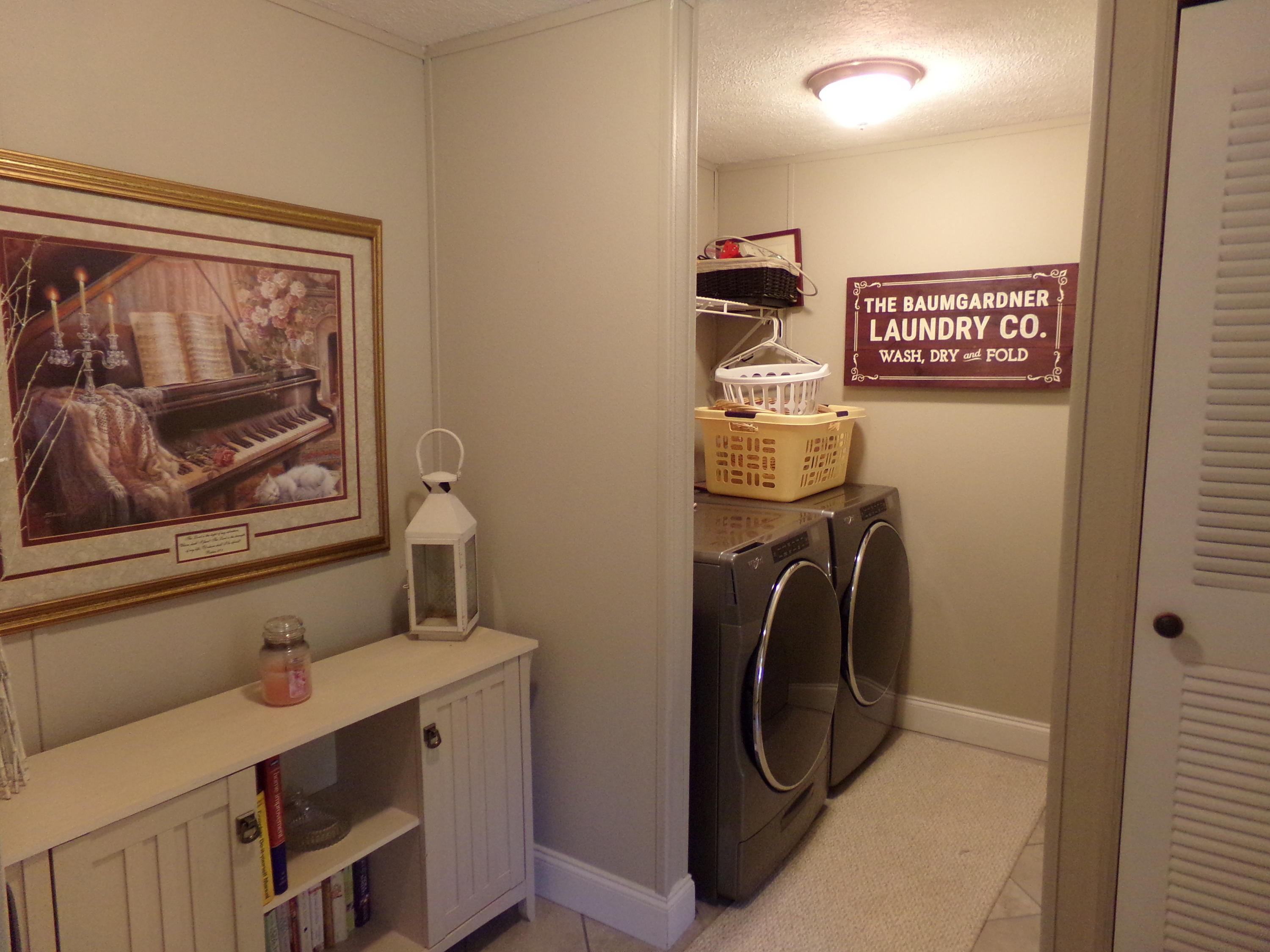 1120 Ridgeview Road Maryville, TN 37801 - Photo 19 of 29 mud and laundry room